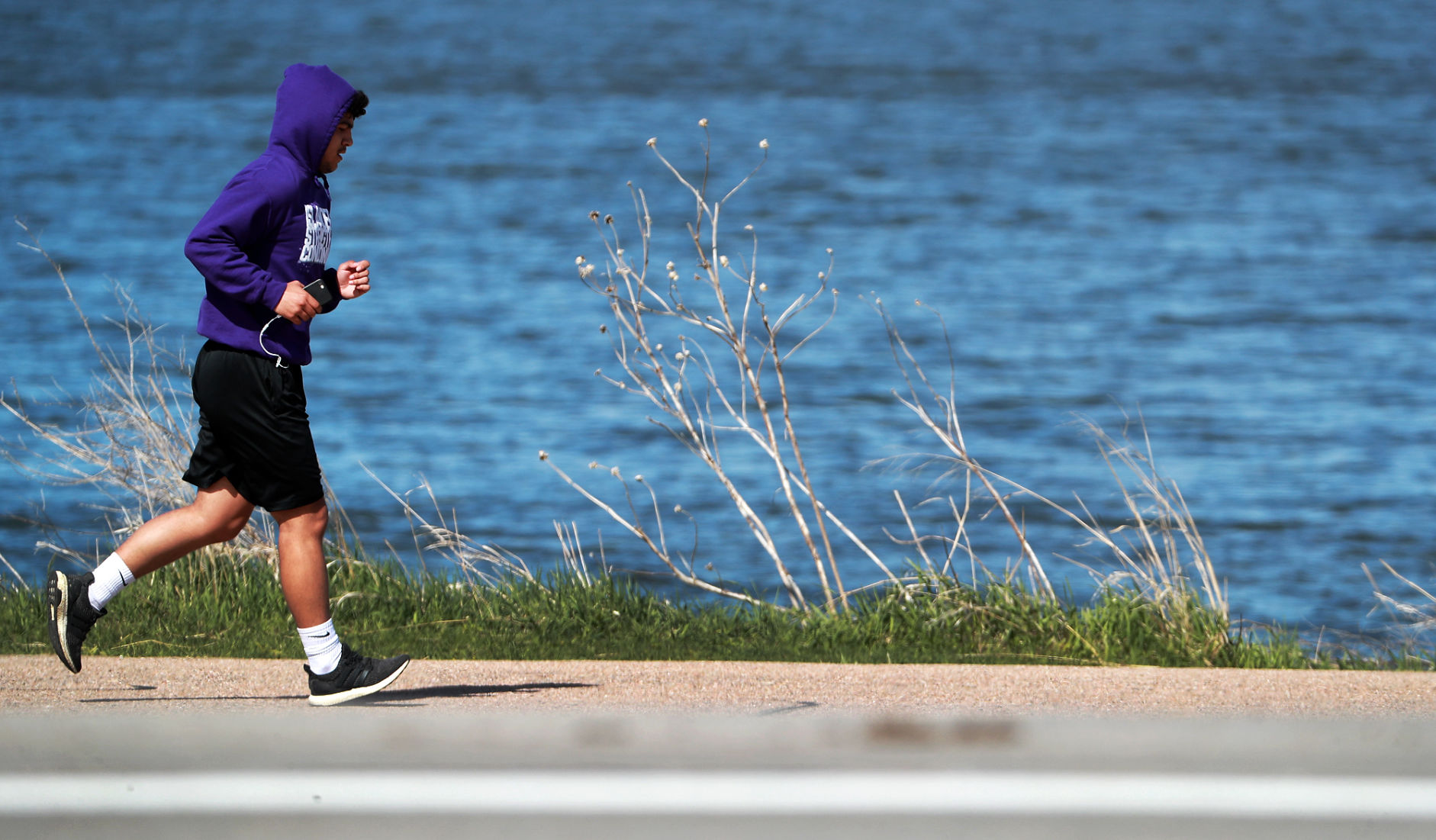 051420_LoneRunner001_bjs.JPG